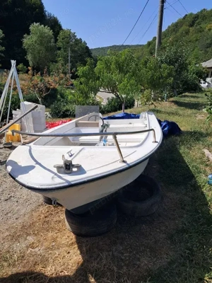 Barca fibra foarte bine intretinuta