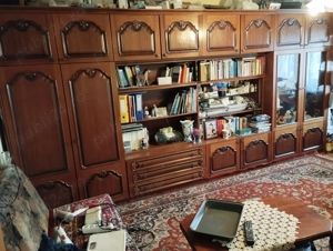 Biblioteca de vanzare