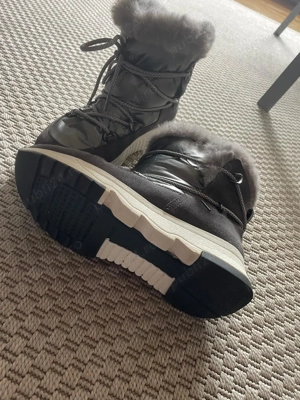 GHETE de dama, marca GEOX,marimea 38,termice,imblanite,stare excelenta