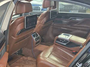  BMW Seria 7 Carbon Core Individual 4.4 Benzina 450 CP - imagine 11