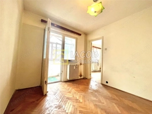 Apartament 3 camere, str. Stadionului, etaj 2 - imagine 2