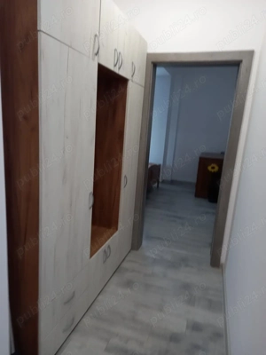 Închiriez garsonieră decomandată în zona Central  - imagine 3