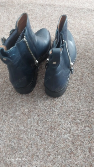 Ghete, o singură purtare  - imagine 2