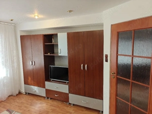 Vand apartament 2 camere  - imagine 2