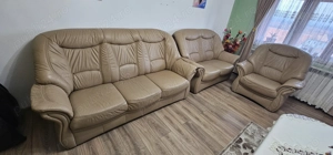 Se vinde set din piele naturală culoare bej 3+2+1
