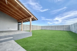 Duplex pe parter cu 3 camere - dormitor matrimonial cu baie - Mosnita 