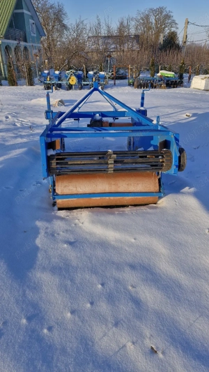 Mașină de scos recoltat ceapă.usturoi  - imagine 3