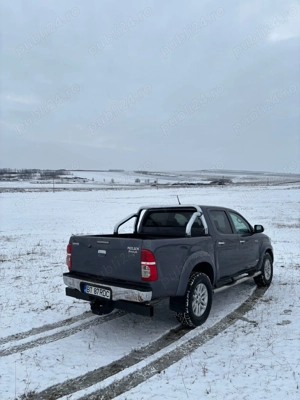 Vind Toyota Hilux 2013