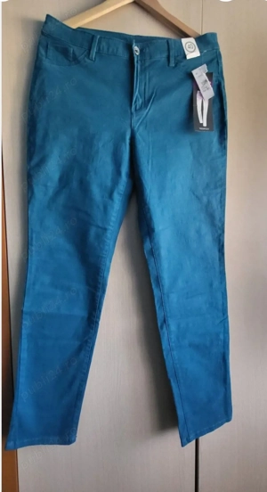Pantaloni turcoaz