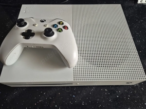 Xbox One S cu unitate de CD si cu 1 controller, Timisoara. 