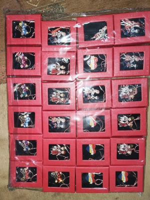 Mărțișoare broșe populare