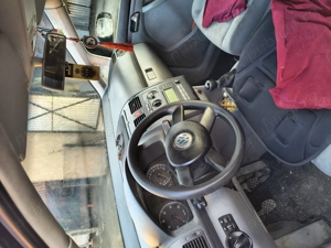 Vând VW Touran în stare bună de functionare - imagine 7