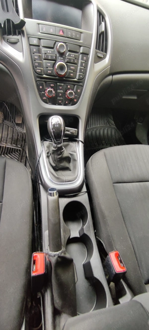 Opel Astra J Sports Tourer 1.6 benzina - imagine 5