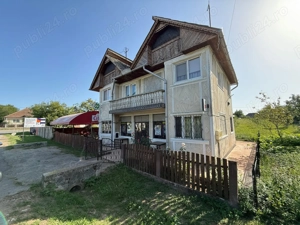 Se vinde clădire cu etaj la 30km de oraș, preț 46.500 
