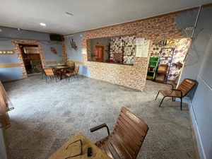 Se vinde clădire cu etaj la 30km de oraș, preț 46.500  - imagine 8