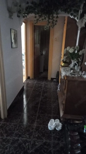 Apatarment decomandat aproape de mall - imagine 2