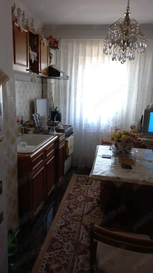 Apatarment decomandat aproape de mall - imagine 3