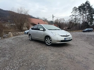 Toyota Prius 2  - imagine 4