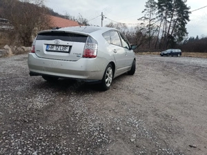 Toyota Prius 2  - imagine 3