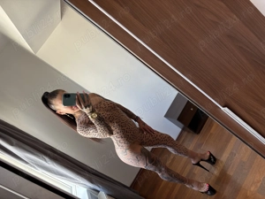 Nu sunt escortă - Te aștept pe whatsapp la web și videoclipuri !