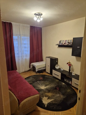 Apartament cu 3 camere, tip PB decomandat, Etaj 3 zona Rogerius (Lacul Rosu) - imagine 3