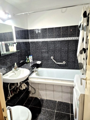 Apartament cu 3 camere, tip PB decomandat, Etaj 3 zona Rogerius (Lacul Rosu) - imagine 7