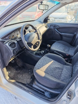 1000 euro Ford  Focus benzină  - imagine 5