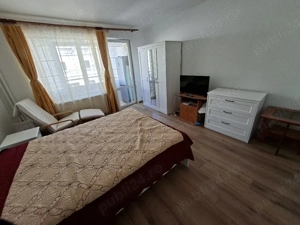 Inchiriez garsoniera vis a vis de Athenee Palace nou renovata - imagine 2