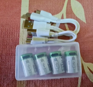 Vând baterii reîncărcabile CR2