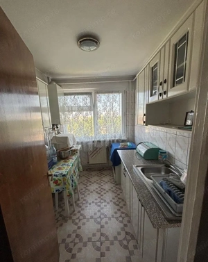 Apartament 3 camere. Centrala proprie. Bld. Brancoveanu. Zona Covasna. - imagine 2