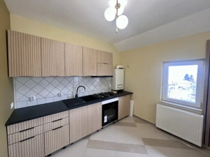 Apartament cu 3 camere, 54mp, etaj 5/5 - Zona Dambovita - imagine 2