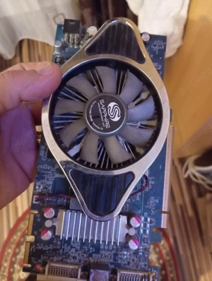 placa video modelul din imagine 