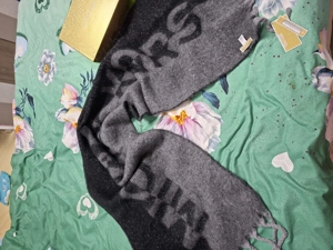 Vând eșarfă Michael Chors  - imagine 2