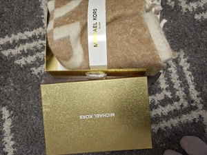 Vând eșarfă Michael Chors 