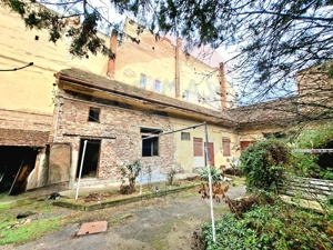 Proprietate centrală Arad,  cotă teren mare, acces auto - imagine 2