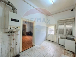 Proprietate centrală Arad,  cotă teren mare, acces auto - imagine 13