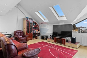 Apartament cu 3 camere pe două niveluri