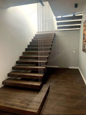 Scara cu trepte suspendate