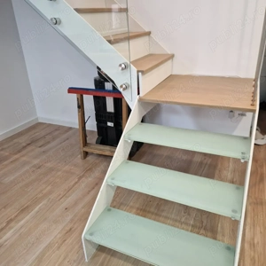 Scara metalică cu vanguri laterale - imagine 2