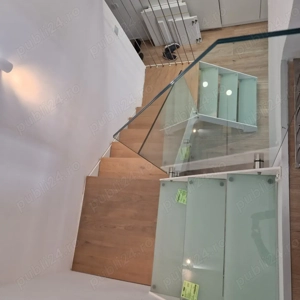 Scara metalică cu vanguri laterale