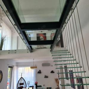 Scări flotante cu trepte din sticlă securizata - imagine 3