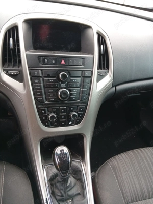 Vând Opel Astra J Sport Tourer 2011 - imagine 12