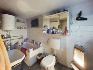 Casă de vanzare într-o zonă superbă și liniștită  - imagine 8