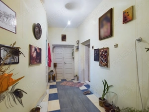 Casă de vanzare într-o zonă superbă și liniștită  - imagine 5