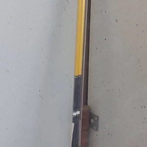 Vând două seturi noi, de bete de golf