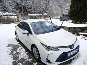 Vând Toyota Corola hibrid Sedan 1,8l  , înmatriculat Noe. 2022 48000 km. Consum mic 3,9-4,4 l 100km  - imagine 5