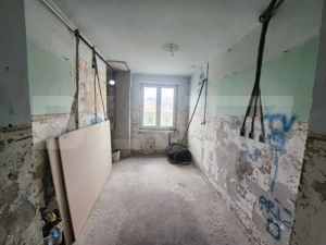 Apartament de vânzare - Semifinisat - Zona Centrală - imagine 9