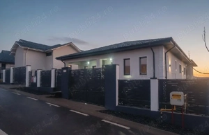 casa de vînzare său schimb cu apartament plus diferită în Miroslava Iași 