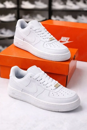 Adidașii unisex Nike - imagine 2