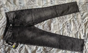 Vând blugi Bărbați  Băieți Noi